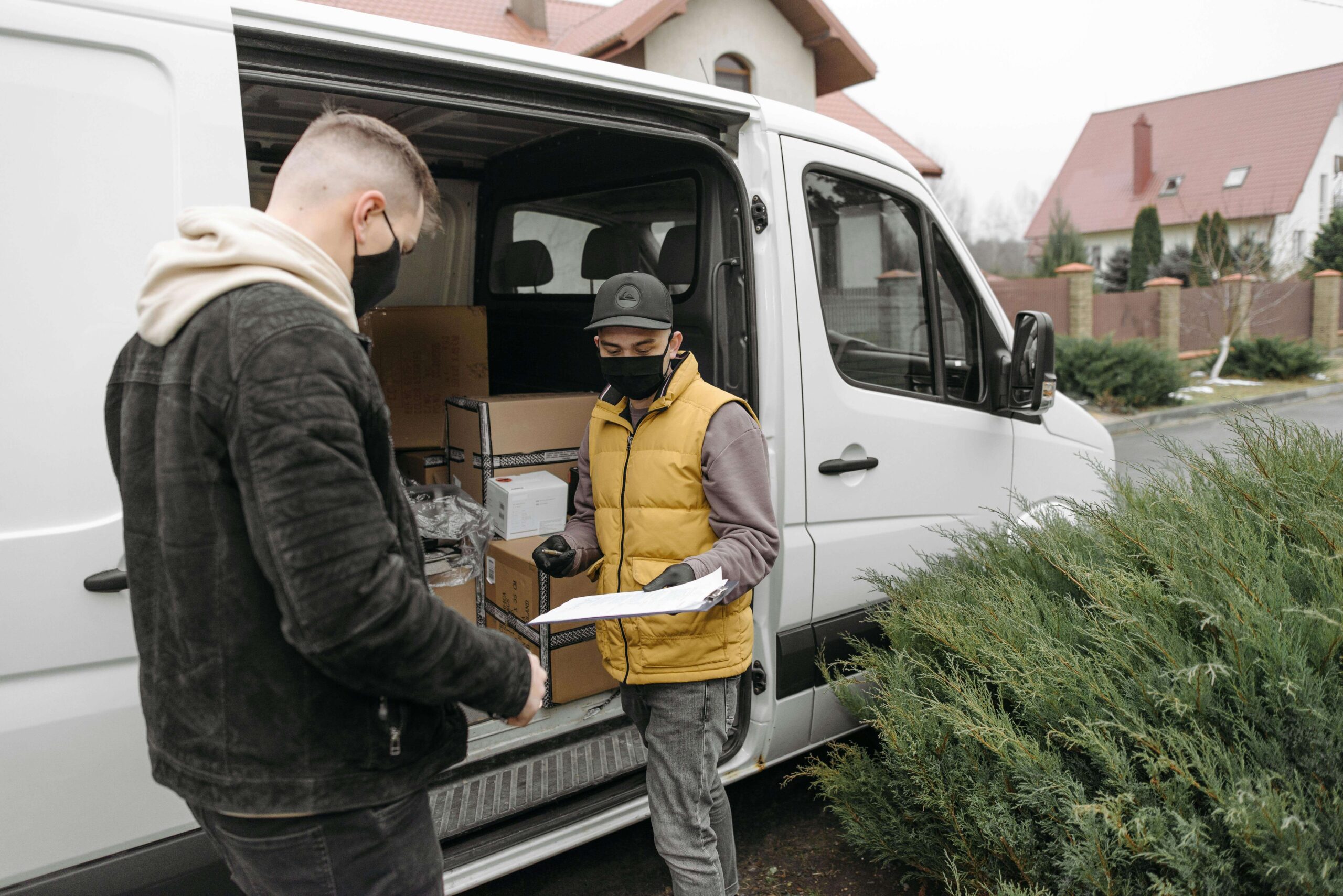 courier vs cargo: to explain what is courier.