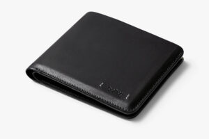 Stylish men who want a slim and hidden all the compartments