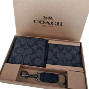Perfect for men who prefer to travel light, carrying only the essentials.
