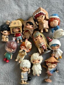 Hirono figures are small but full of feelings.