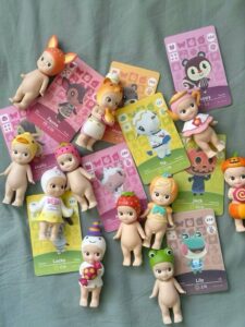Sonny Angel figurines are small, cute little angels with a lot of beautiful series.