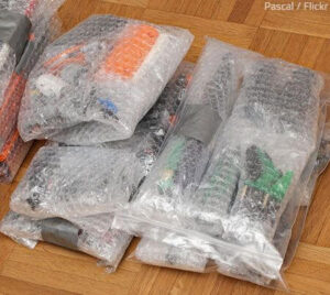 Parcel- Wrap the items