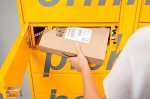 4. Enter PIN & Collect Parcel at parcel locker