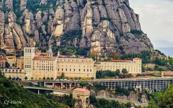 International Shipping from Singapore to Montserrat